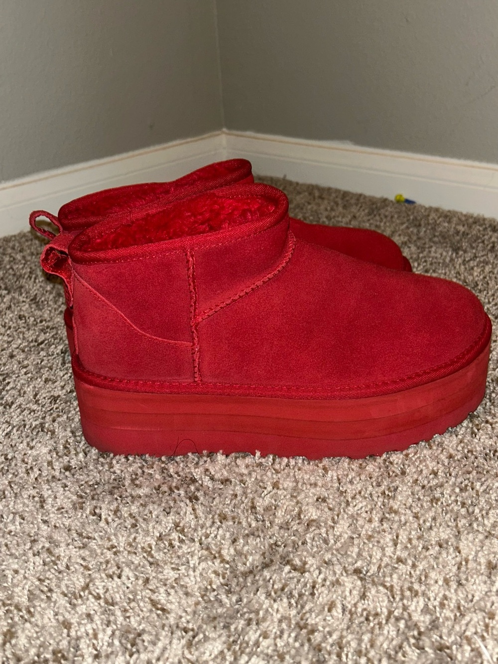 UGG Classic Mini Platform Boots – Red/Jasper – Women’s 9 – Great Condition $80